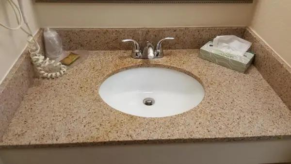 Airport Waterfront Inn 10