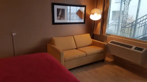 Airport Waterfront Inn 5